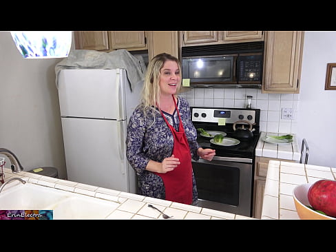 ❤️ Belle-mère qui le traie dans la cuisine avant son rendez-vous. ️ Porno de qualité at fr.xxxshake.ru ❤
