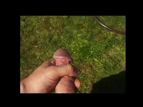 ❤️ Une chaudasse se fait baiser la chatte rose et jouit avec une giclée dans un jardin d'été... ️ Porno de qualité at fr.xxxshake.ru ❤