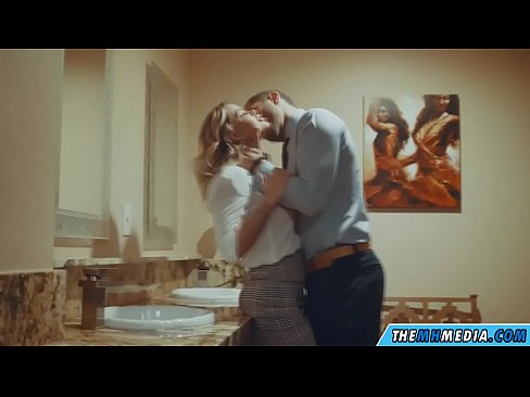 ❤️ Quand une blonde plantureuse vous séduit dans des toilettes publiques. ️ Porno de qualité at fr.xxxshake.ru ❤